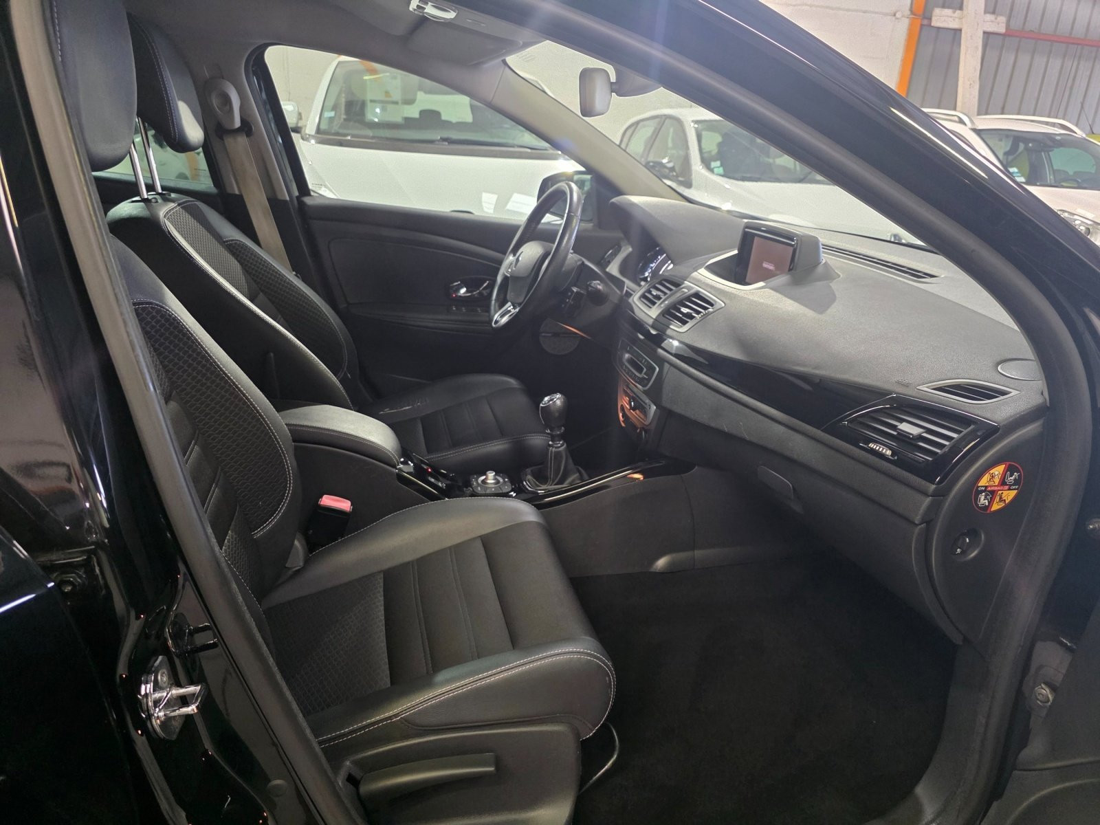 
                                                Voiture
                                                 RENAULT MEGANE 3 ESTATE - 1.6 dCi 130 CV Energy BOSE-EDITION - 6 CV