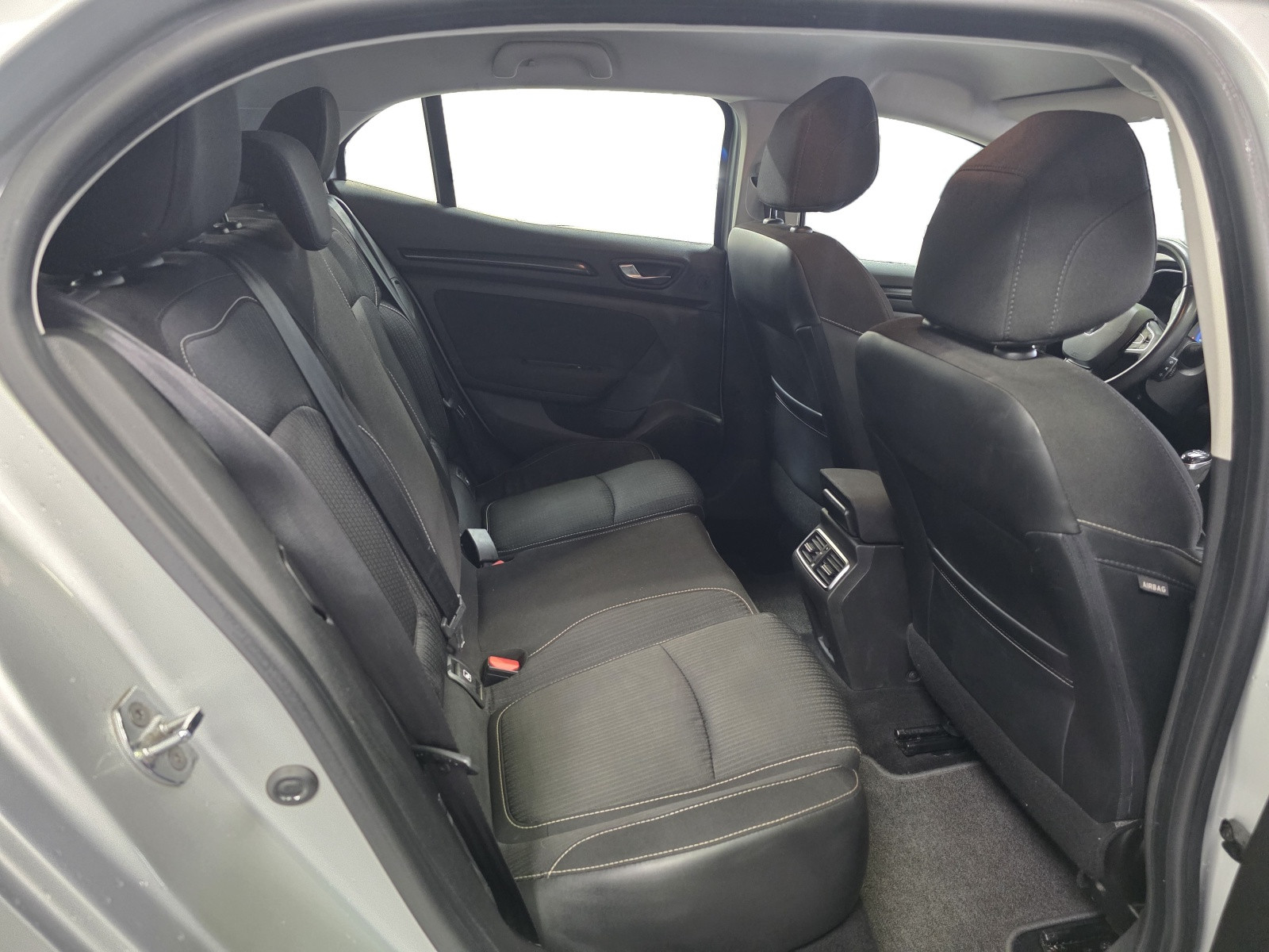 
                                                Voiture
                                                 RENAULT MEGANE 4 - 1.5 dCi 90 CV BUSINESS - 4 CV