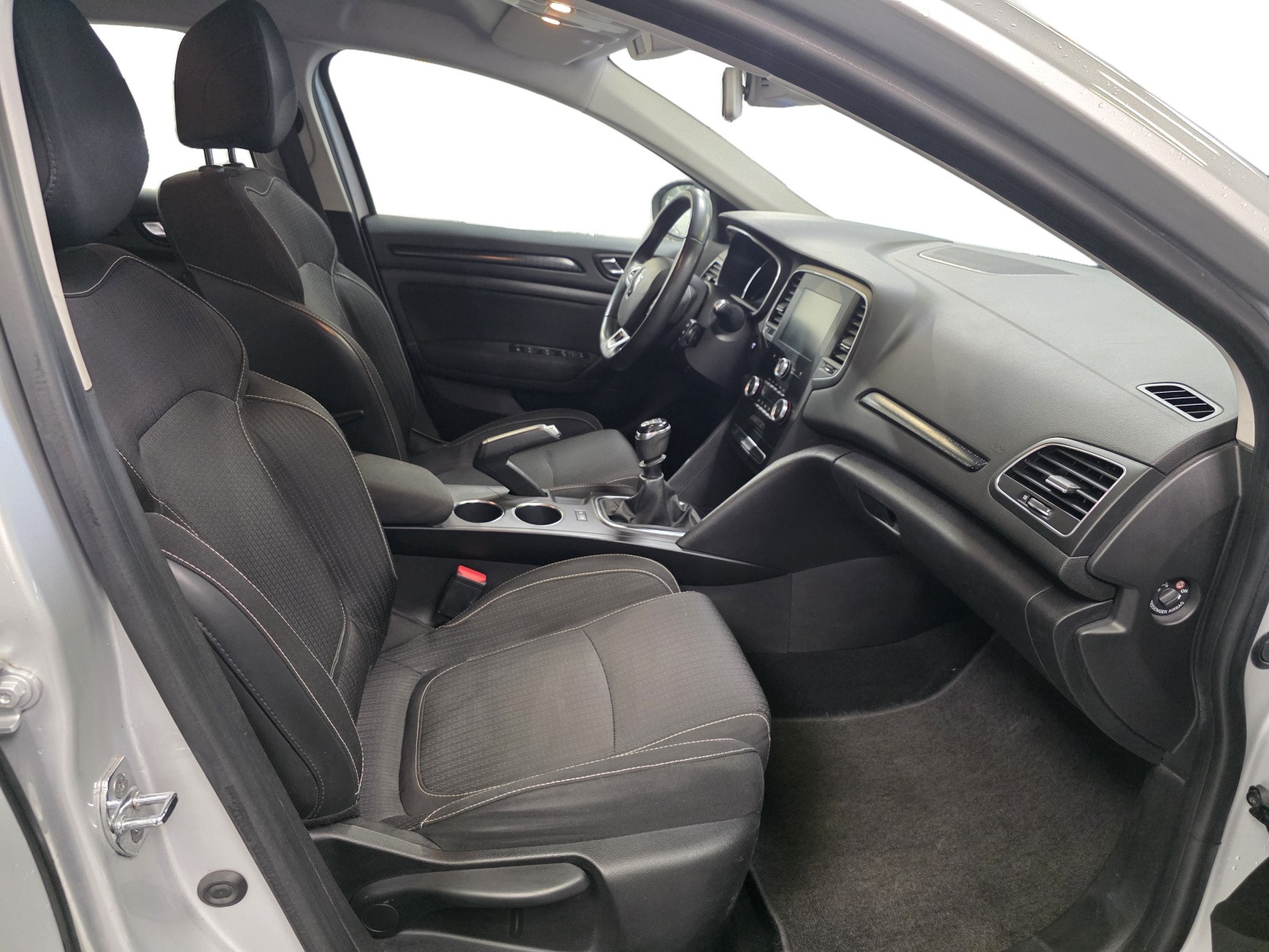 
                                                Voiture
                                                 RENAULT MEGANE 4 - 1.5 dCi 90 CV BUSINESS - 4 CV