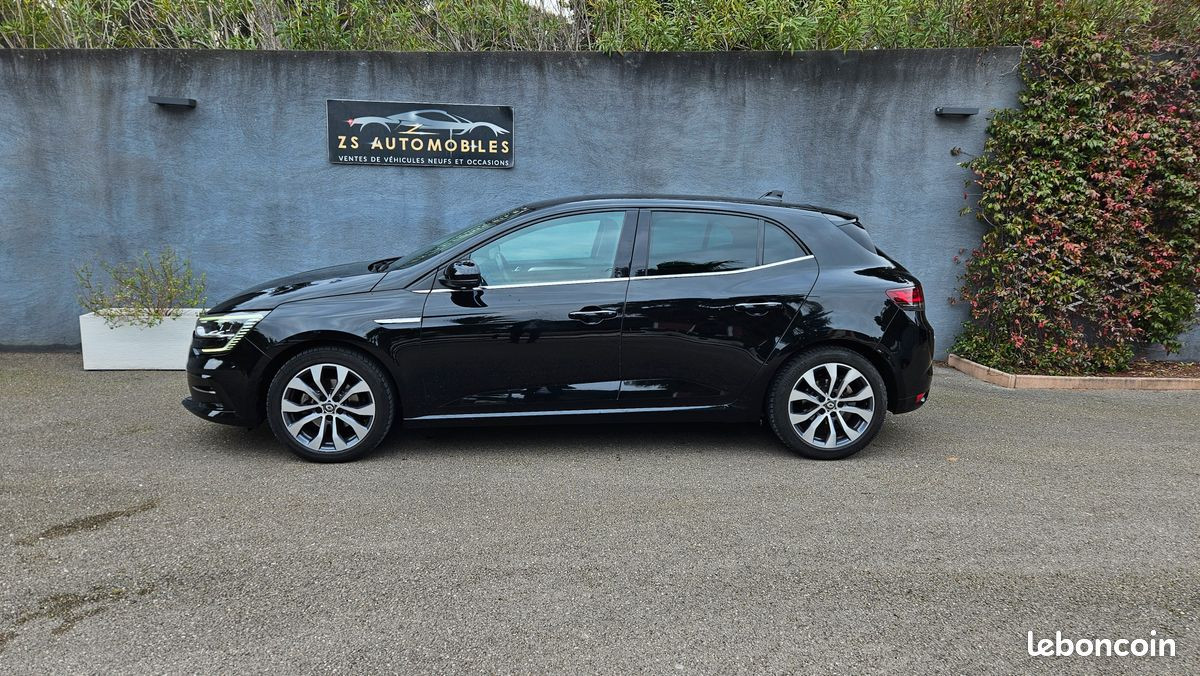 
                                                Voiture
                                                 Renault Megane IV 1.5 Blue DCI Intens 115ch