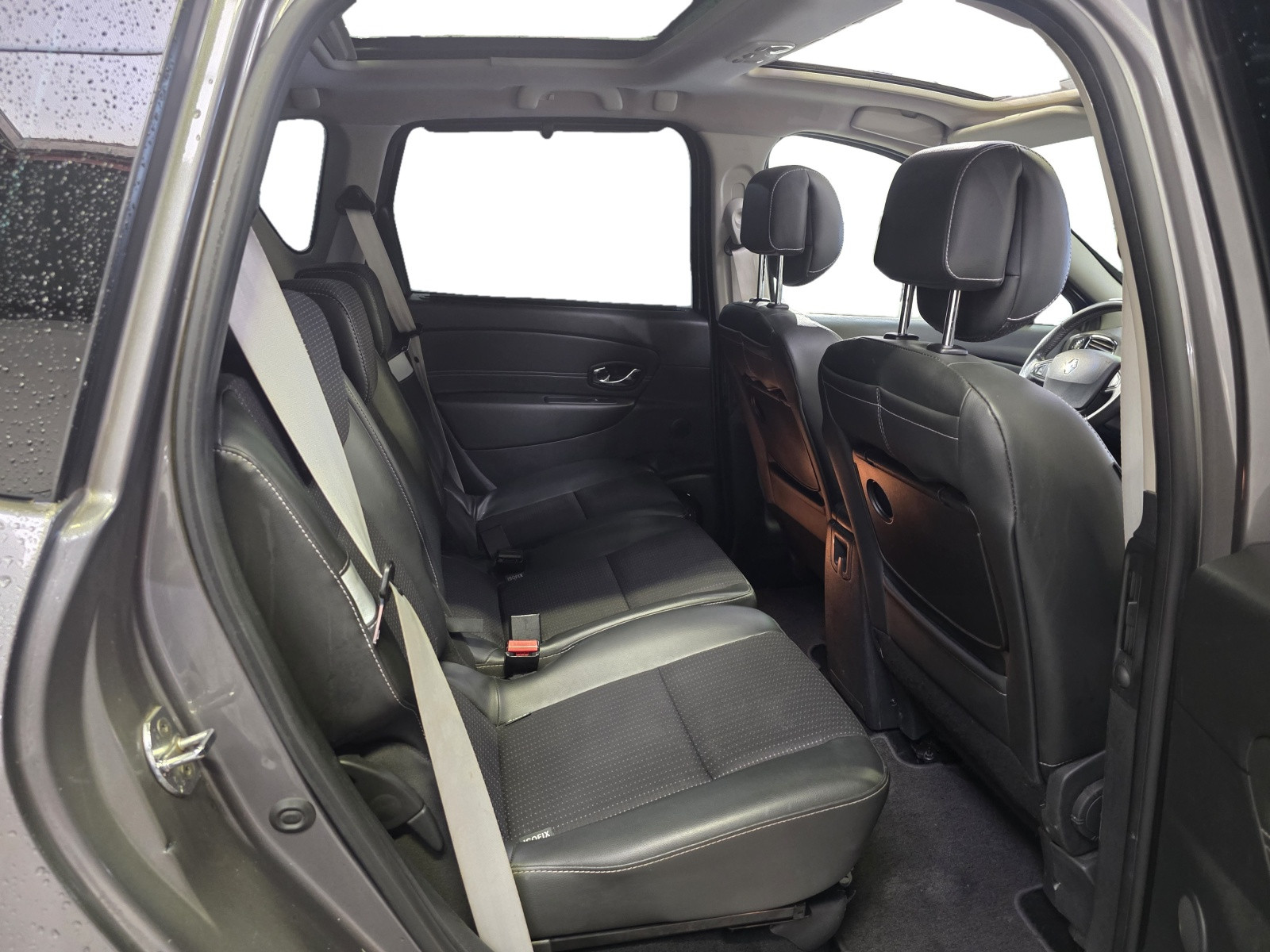 
                                                Voiture
                                                 RENAULT SCENIC 3 - 1.5 dCi 110 CV BOSE EDITION