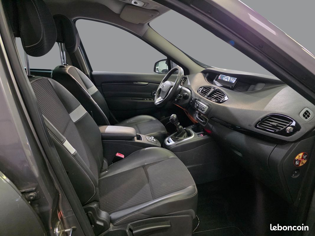 
                                                Voiture
                                                 RENAULT SCENIC 3 - 1.5 dCi 110 CV DYNAMIQUE - 5 CV