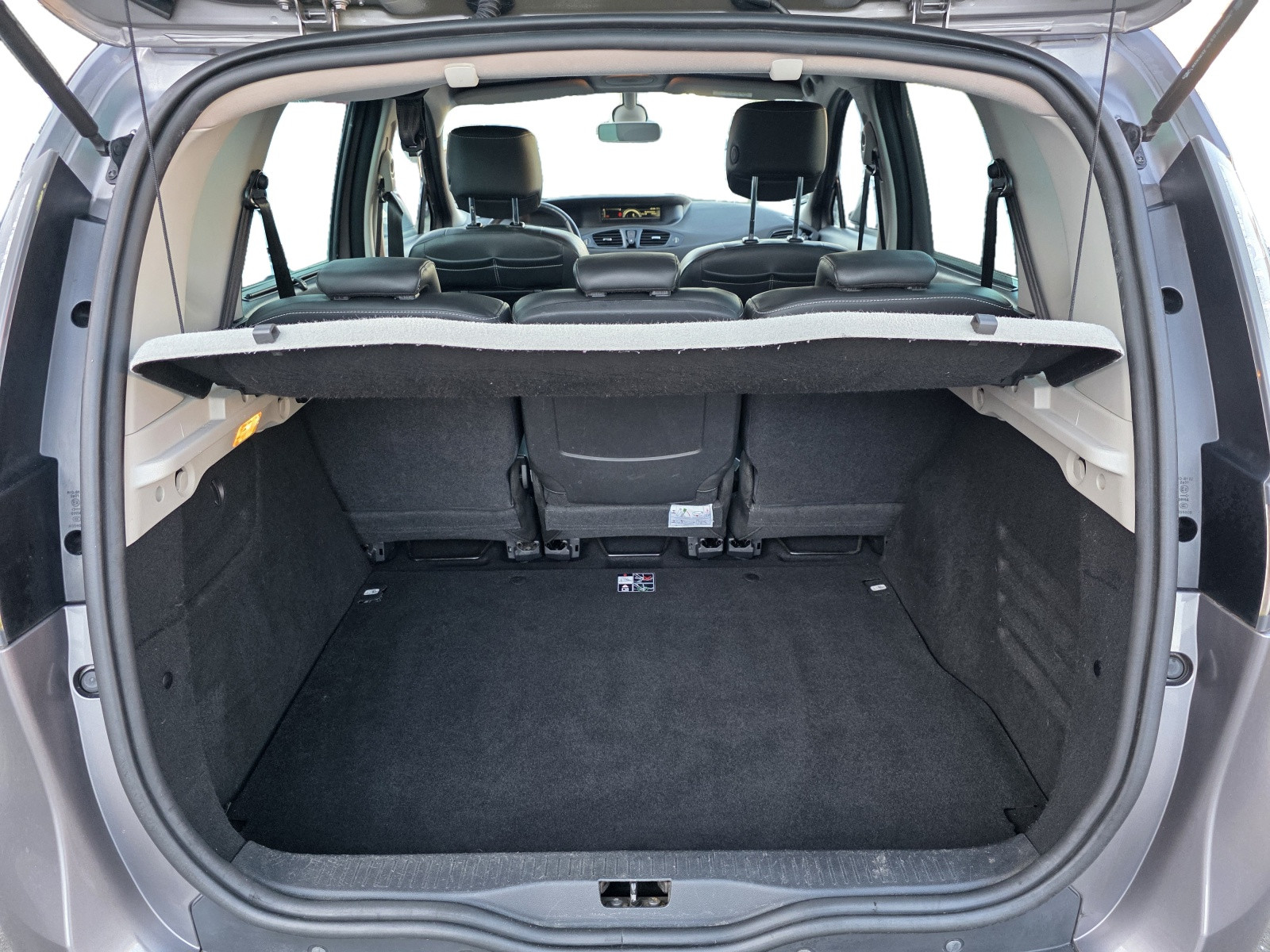
                                                Voiture
                                                 RENAULT SCENIC 3 - 1.5 dCi 110 CV ENERGY ZEN - 5 CV