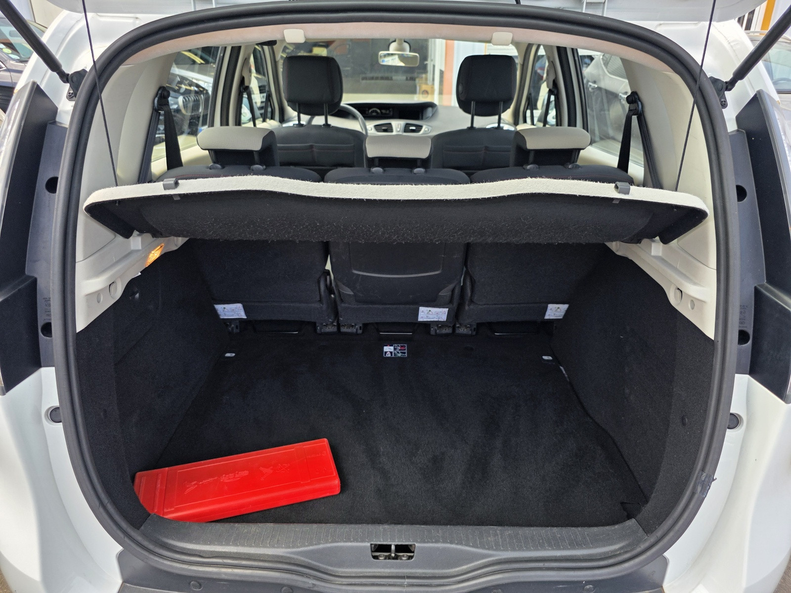 
                                                Voiture
                                                 RENAULT SCENIC 3 - 1.5 dCi 110 CV EXPRESSION - 5 CV