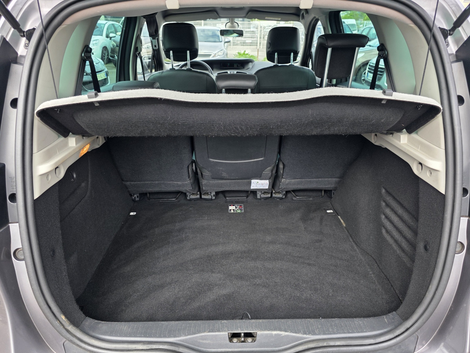 
                                                Voiture
                                                 RENAULT SCENIC 3 - 1.5 dCi 110 CV ZEN - 5 CV
