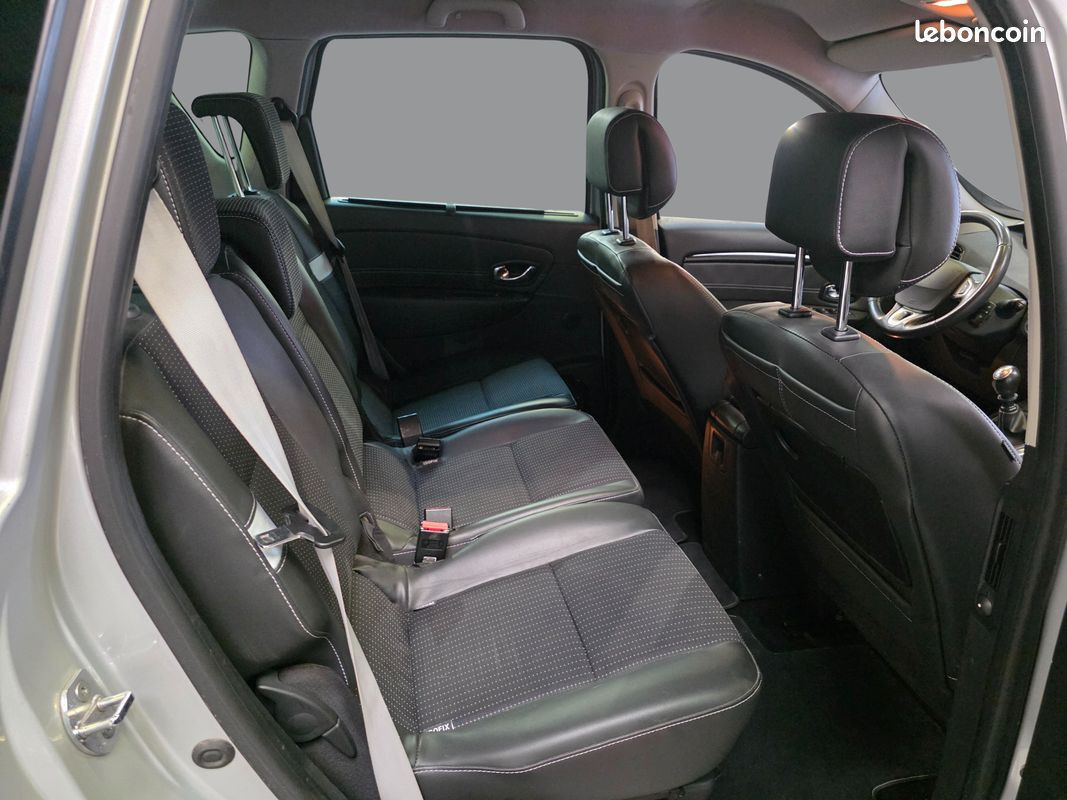 
                                                Voiture
                                                 RENAULT SCENIC 3 - 1.6 dCi 130 CV BOSE