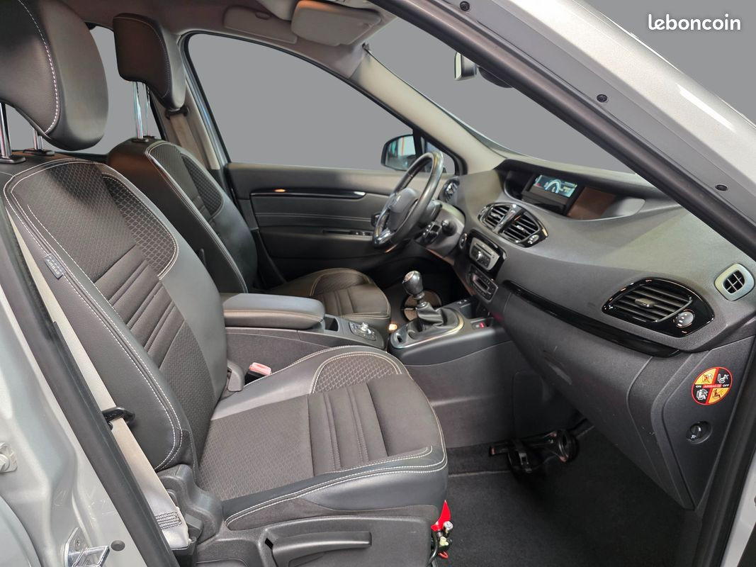 
                                                Voiture
                                                 RENAULT SCENIC 3 - 1.6 dCi 130 CV BOSE Edition - 7 CV