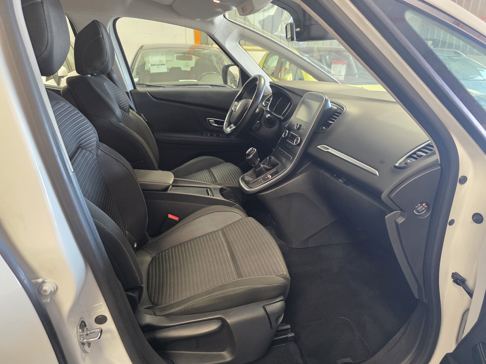 
                                                Voiture
                                                 RENAULT SCENIC 4 - 1.6 dCi 130 CV BUSINESS EDITION - 7 CV