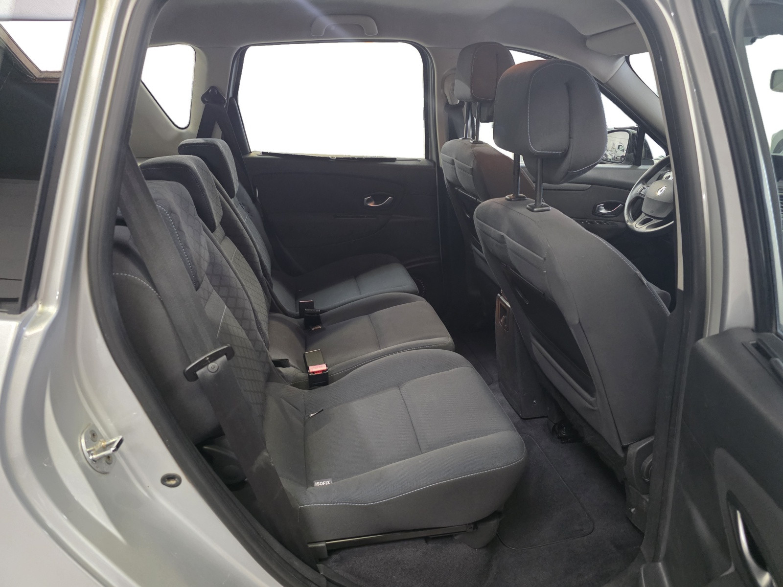 
                                                Voiture
                                                 Renault Scénic