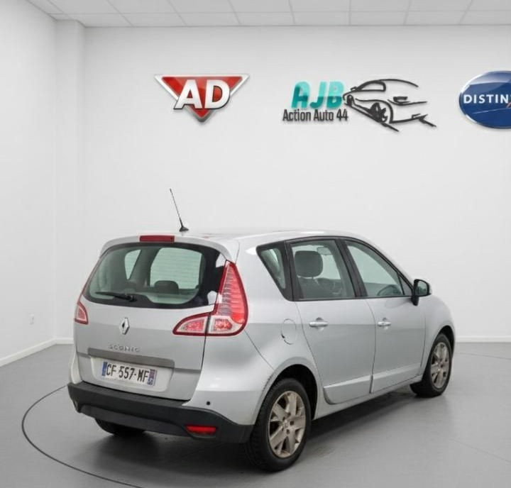 
                                                Voiture
                                                 Renault Scénic III 1.6 DCi 130 Eco