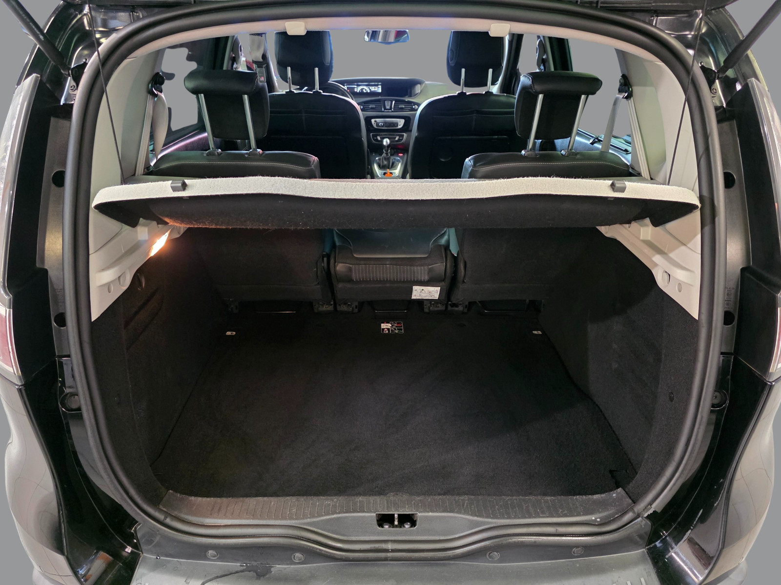 
                                                Voiture
                                                 RENAULT SCENIC3 - 1.5 dCi 110 CV BOSE EDITION