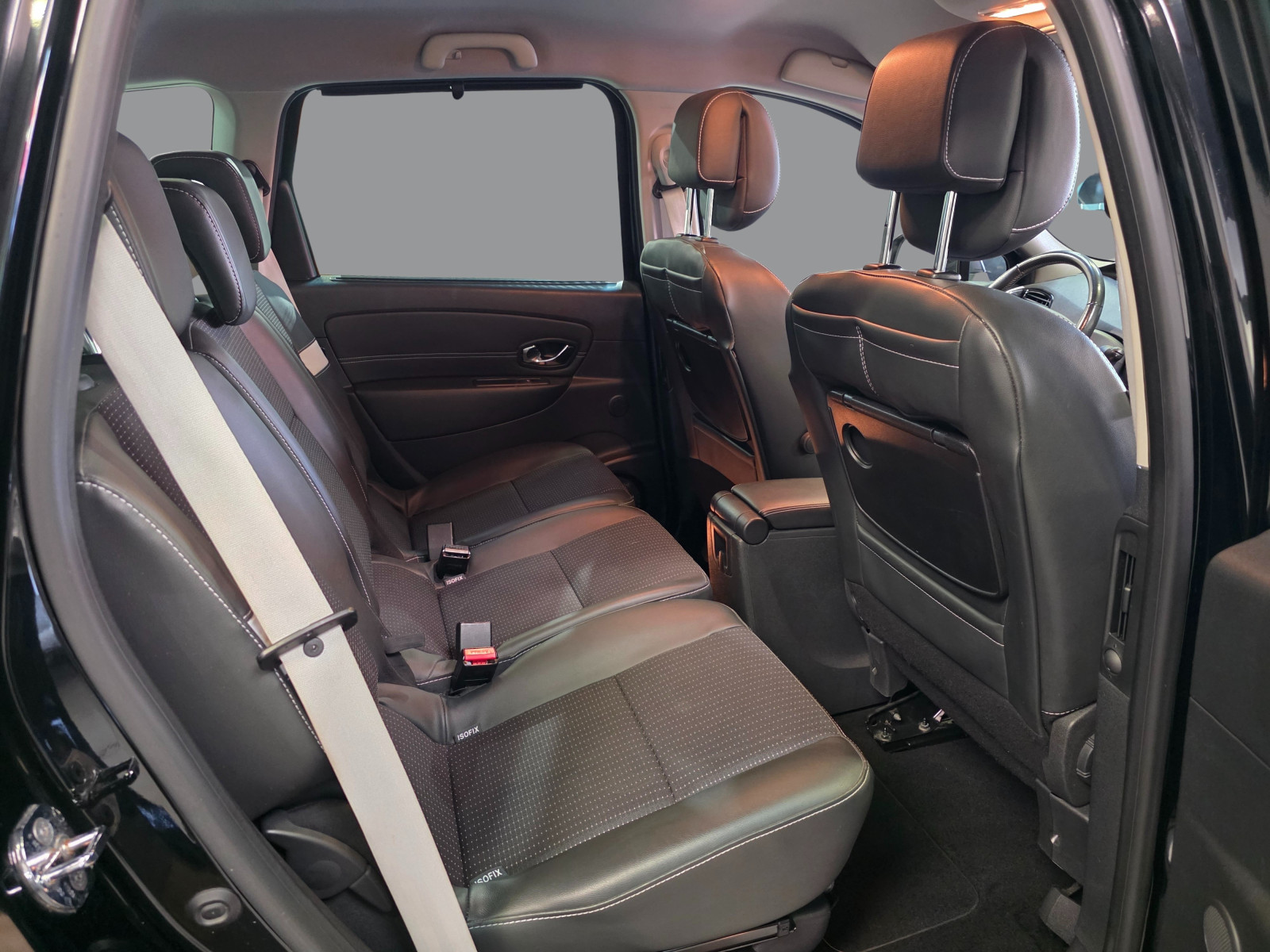 
                                                Voiture
                                                 RENAULT SCENIC3 - 1.5 dCi 110 CV BOSE EDITION