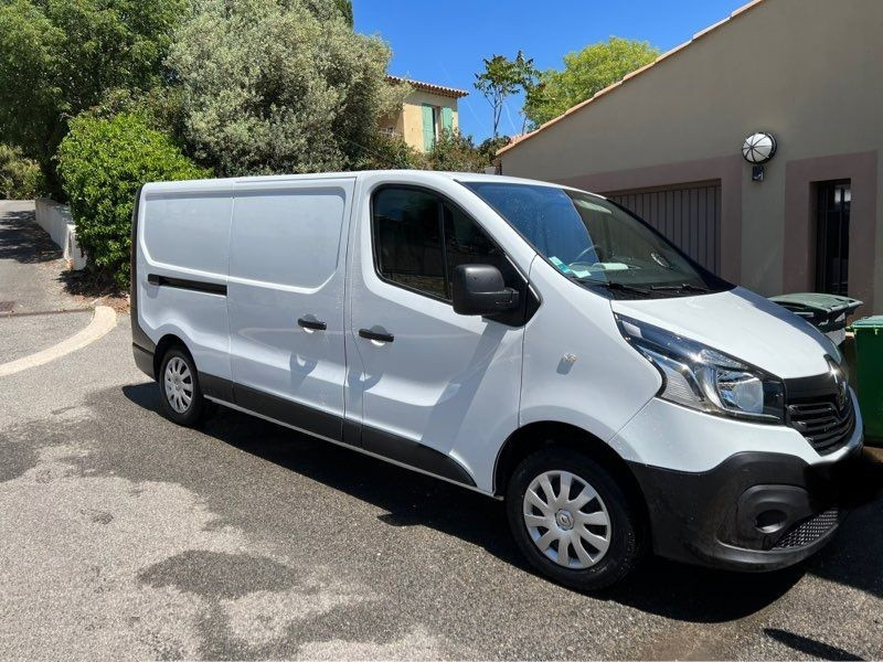 
                                                Utilitaire
                                                 Renault Trafic Grand Confort