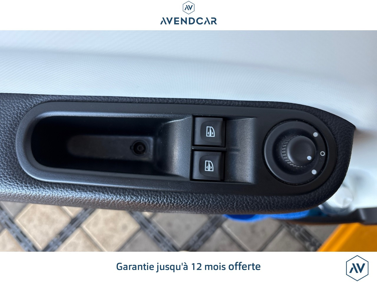 
                                                Voiture
                                                 Renault Twingo 3 INTENSE 95TCE