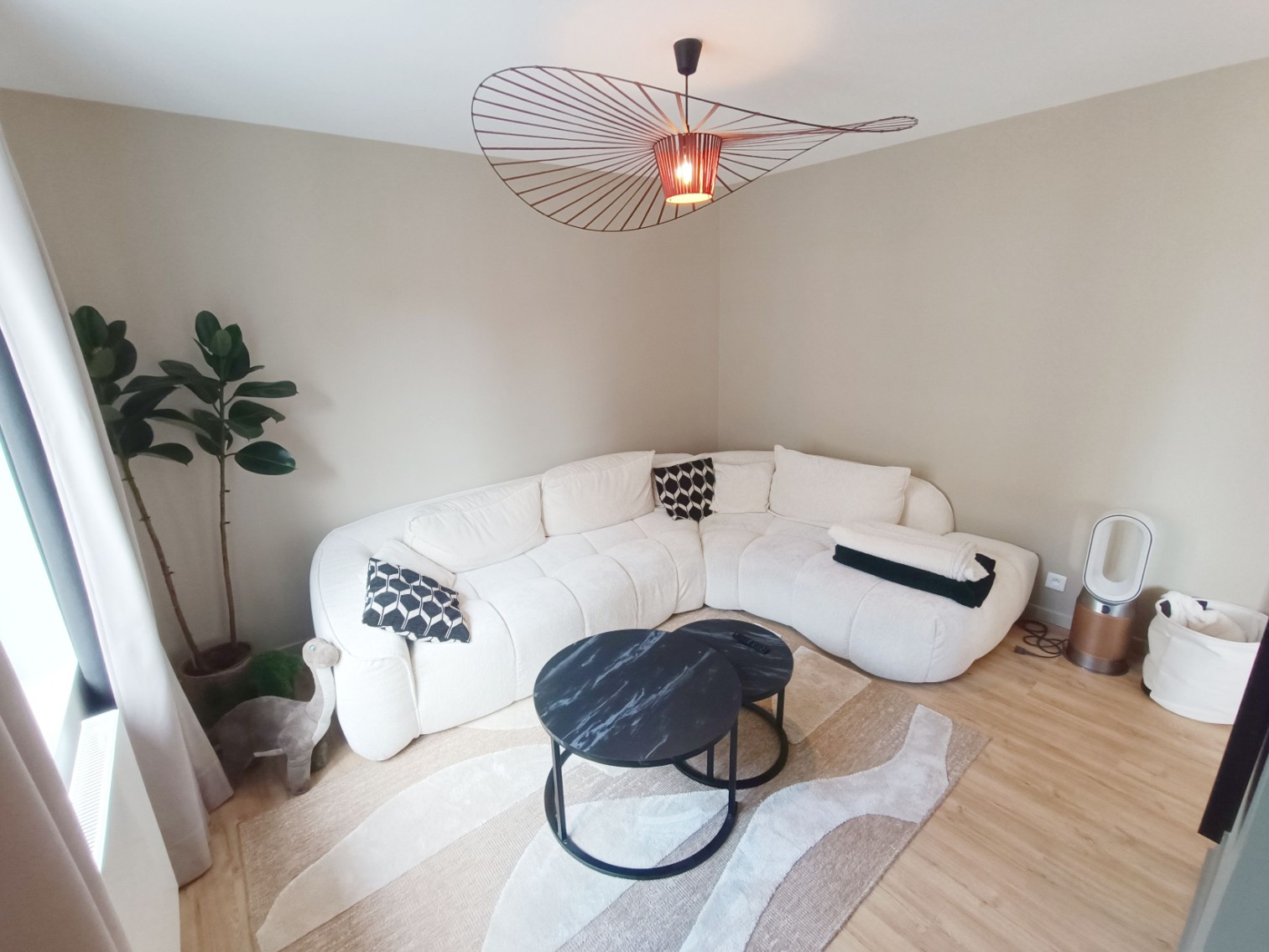 
                                                Vente
                                                 Rénovation 2024 chambres garages jardin