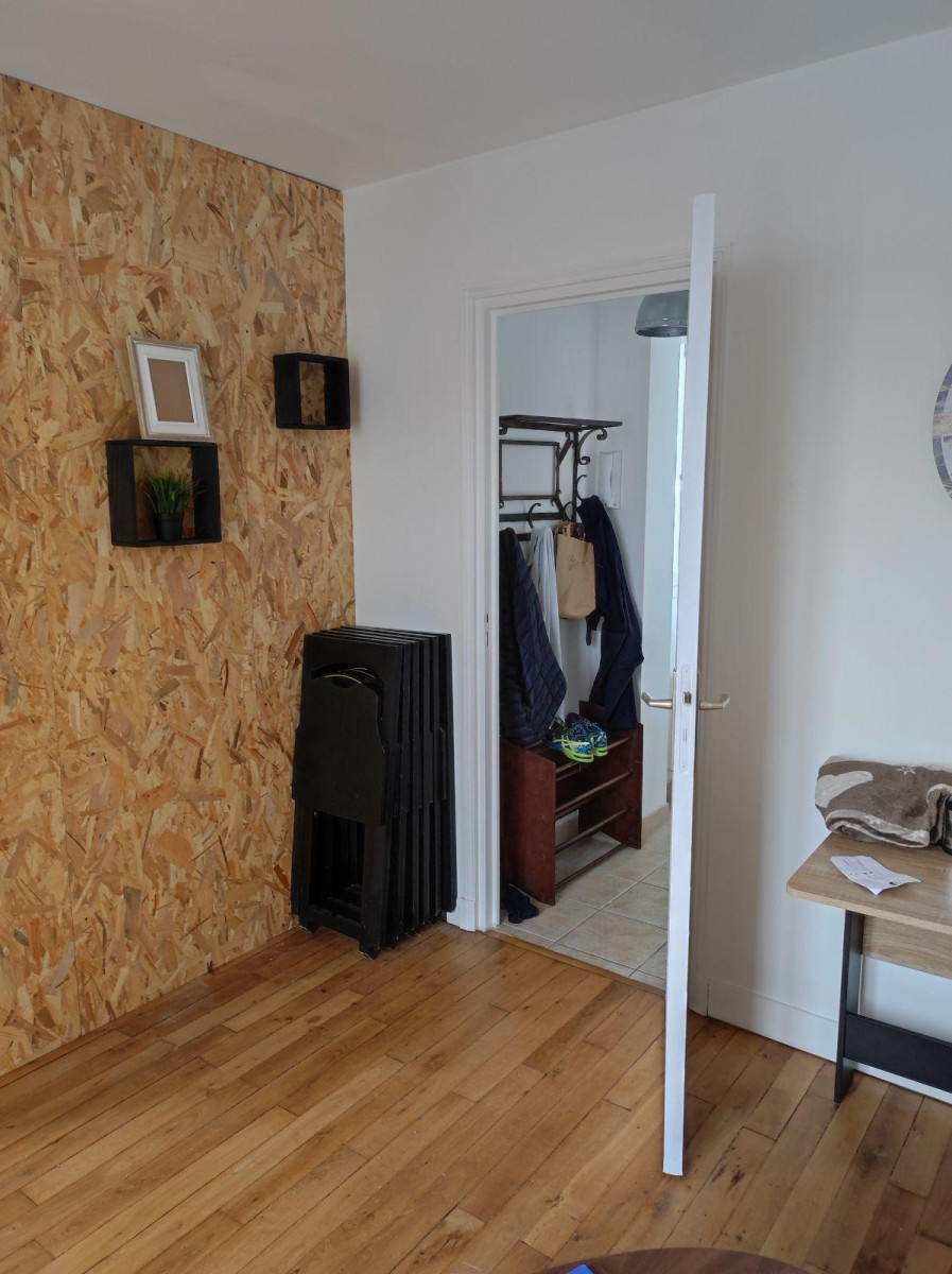 
                                                Location
                                                 Rénové, Calme et Ensoleillé.