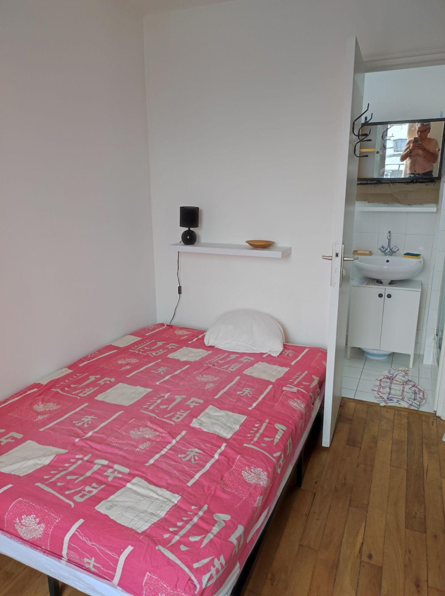 
                                                Location
                                                 Rénové, Calme et Ensoleillé.