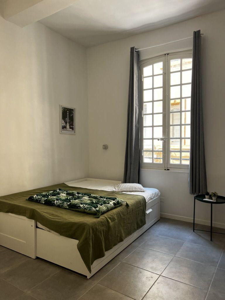 
                                                Location
                                                 Rénové en CV avec clim / lave linge / box internet