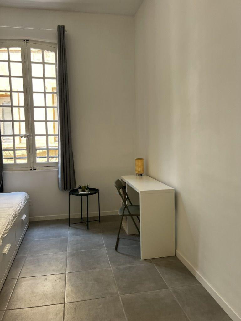 
                                                Location
                                                 Rénové en CV avec clim / lave linge / box internet