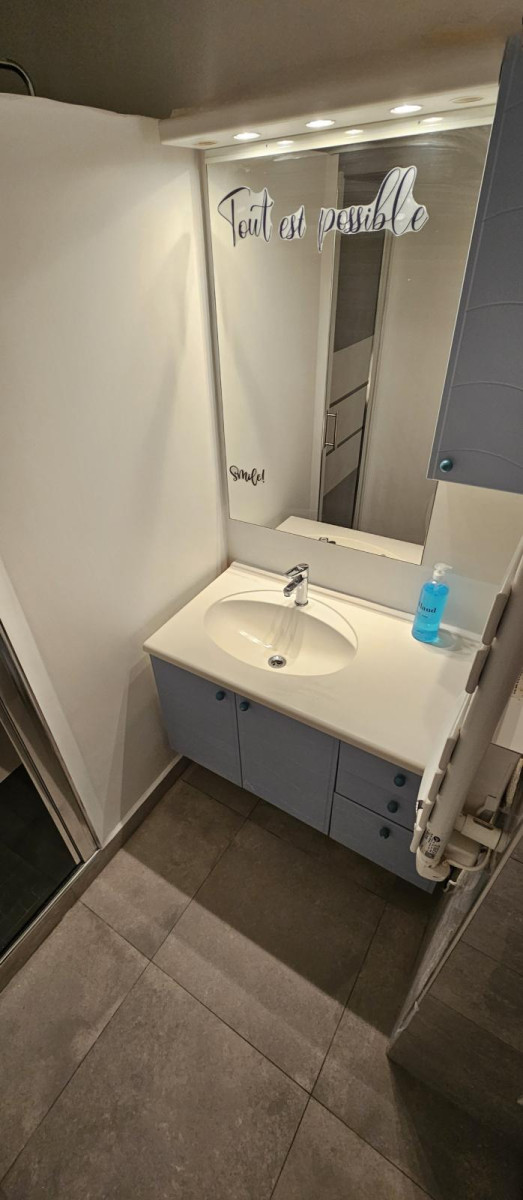 
                                                Colocation
                                                 RER -A : Colocation meublée – FEMININE UNIQUEMENT