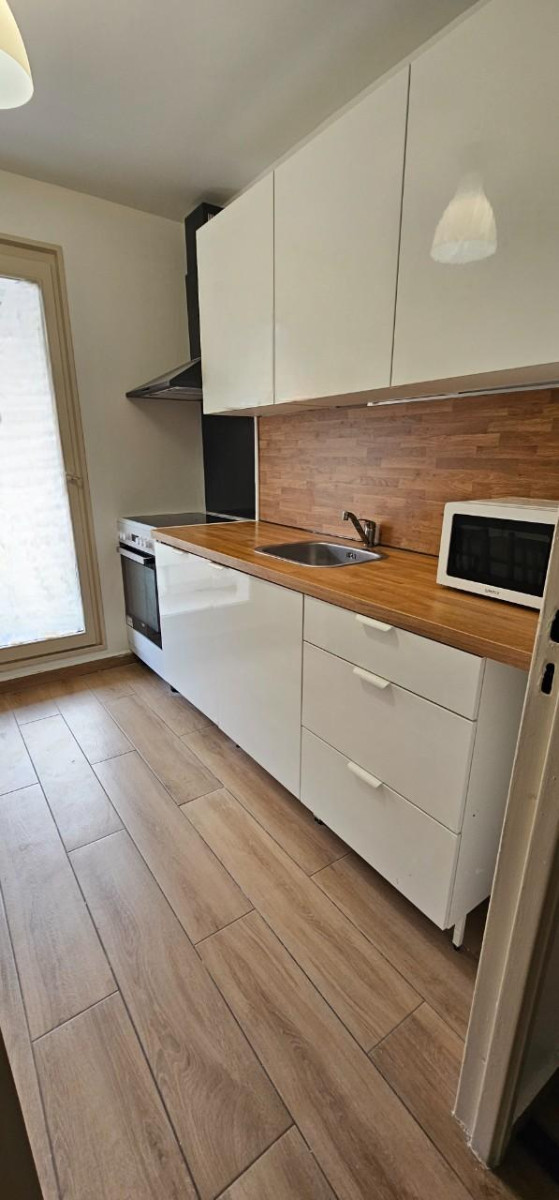 
                                                Colocation
                                                 RER -A : Colocation meublée – FEMININE UNIQUEMENT