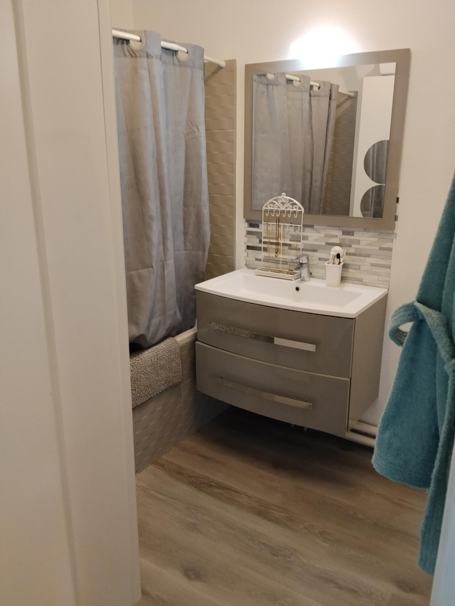 
                                                Location
                                                 Résidence calme avec ascenseur