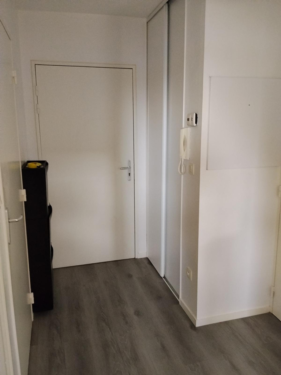 
                                                Location
                                                 Résidence calme avec ascenseur