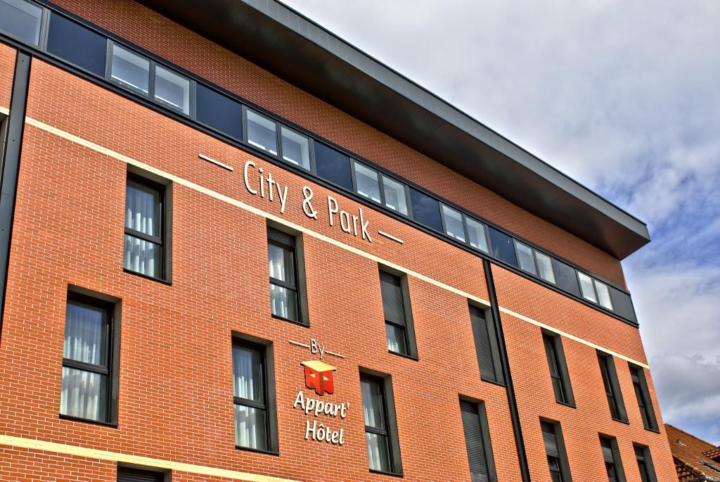 
                                                Location
                                                 Résidence centre ville équipée