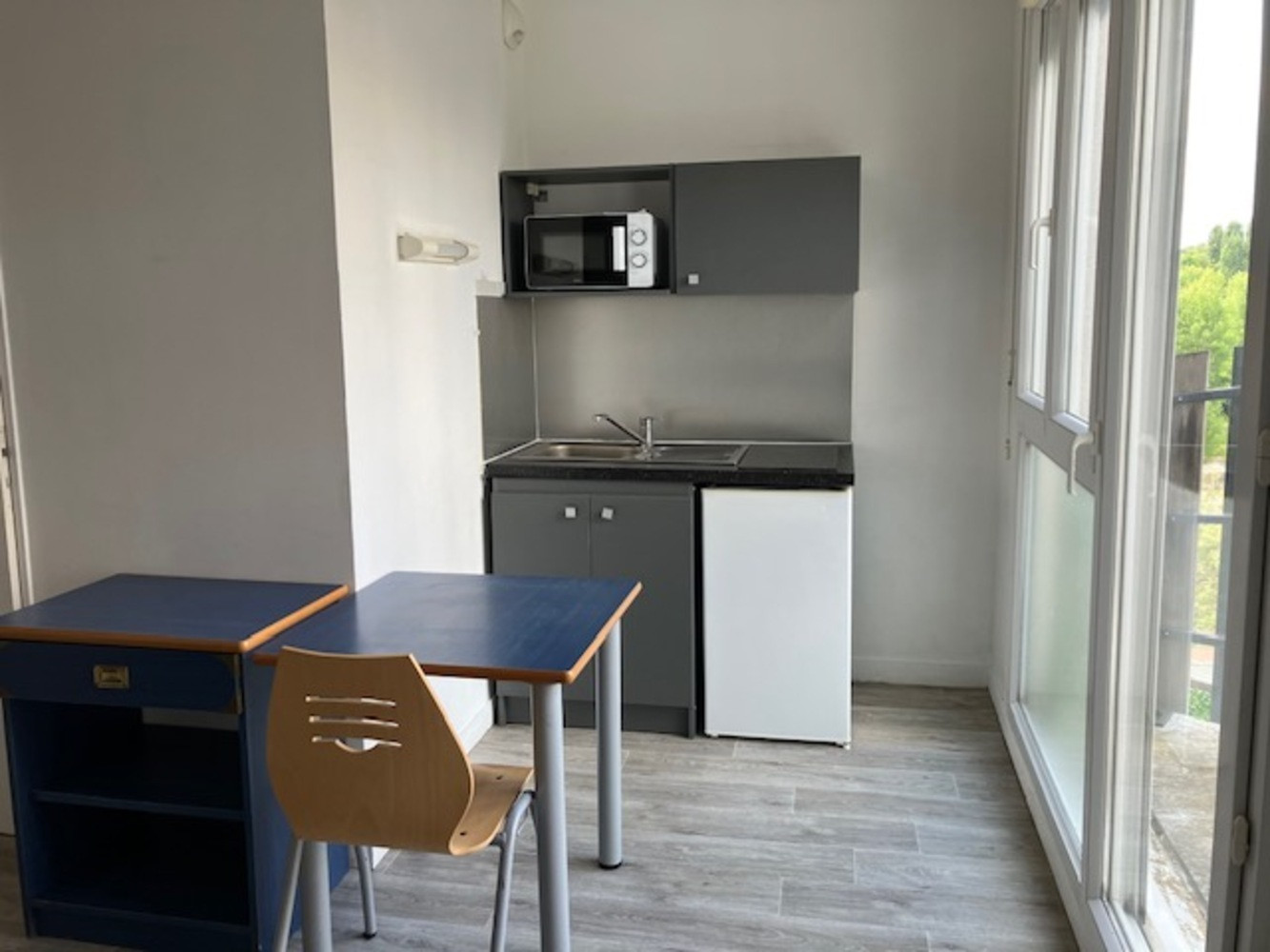 
                                                Location
                                                 Résidence étudiante 1 pièce