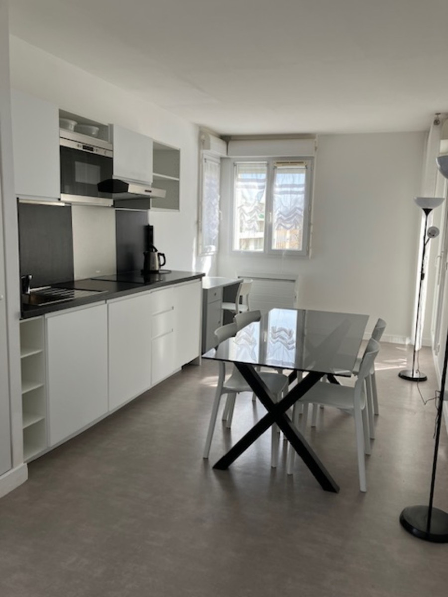 
                                                Location
                                                 Résidence étudiante 2 pièces