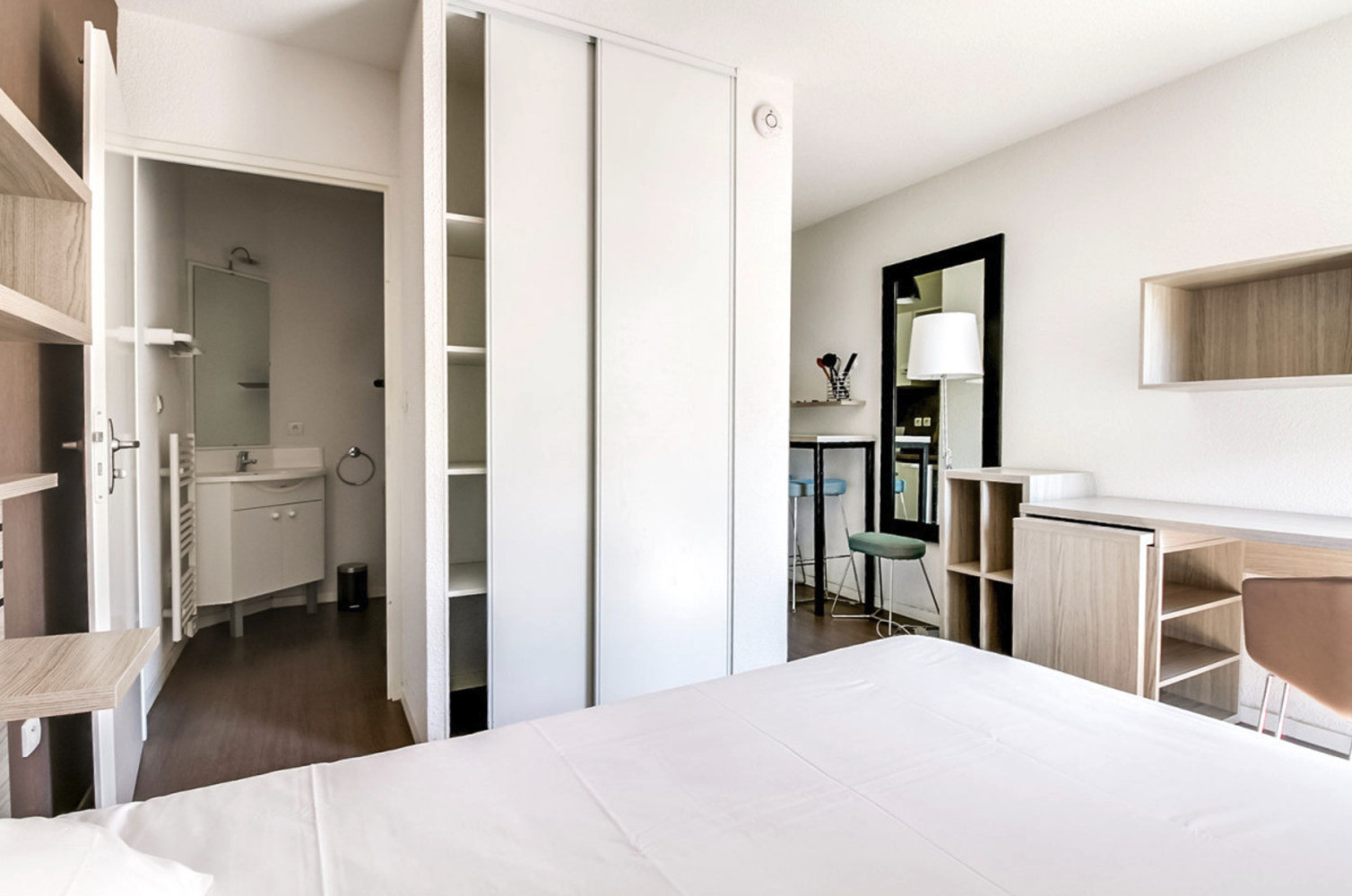 
                                                Location
                                                 Résidence étudiante 2 pièces