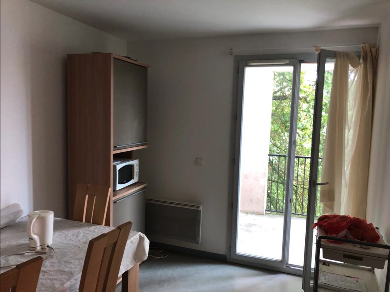 
                                                Location
                                                 Résidence étudiante 4 pièces
