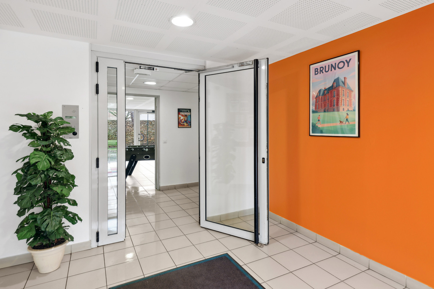 
                                                Location
                                                 Résidence étudiante 4 pièces