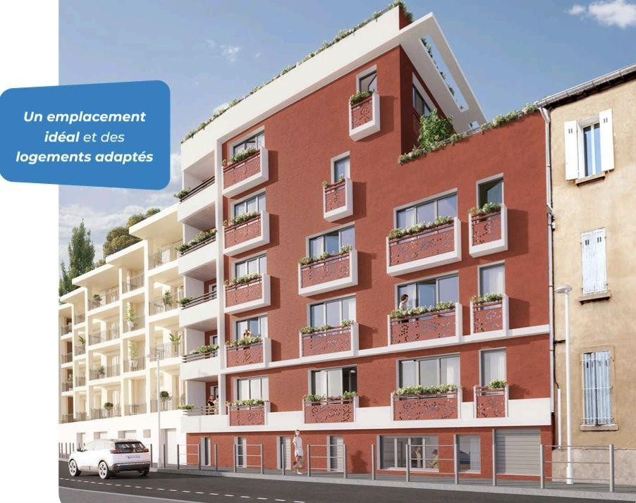 
                                                Location
                                                 Residence neuve et sécurisée, parking fermé