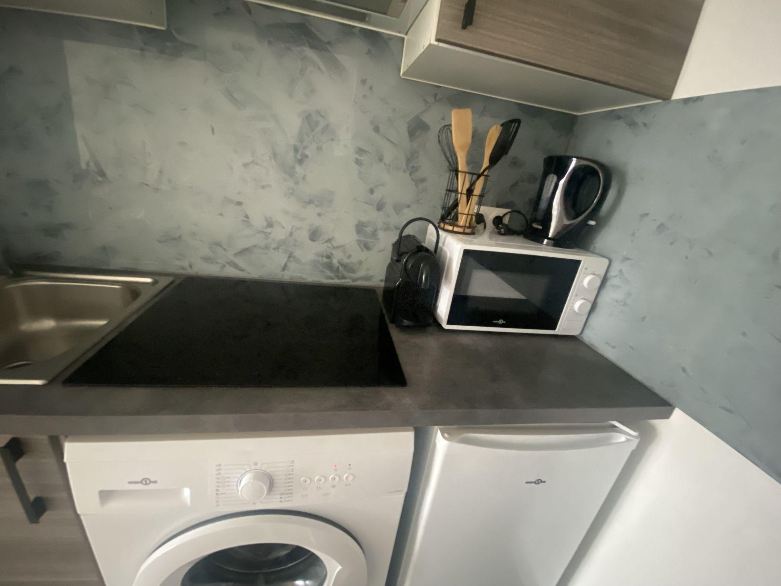 
                                                Location
                                                 Résidence privée avec piscine