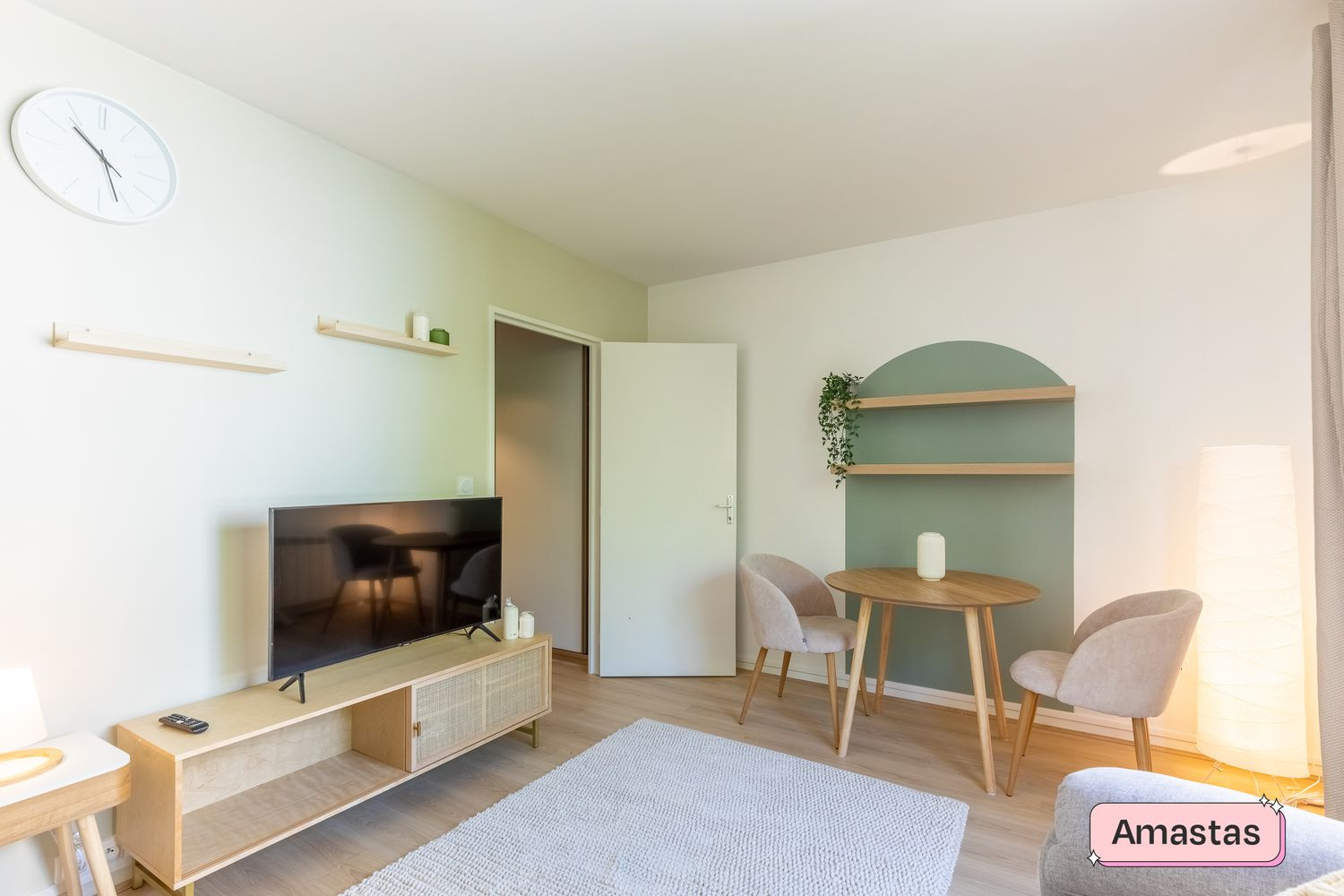 
                                                Location
                                                 RESIDENCE SENIOR - STUDIO MEUBLE