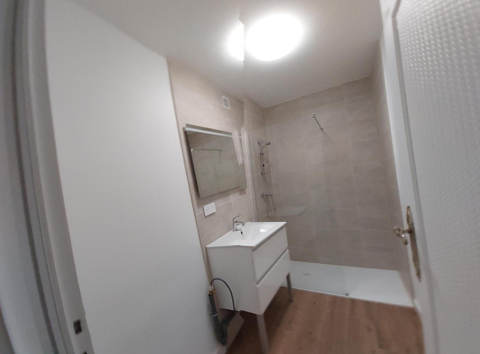 
                                                Location
                                                 RÉSIDENCE STANDING PLUS DE 78M2 HALL AMÉNAGEABLE