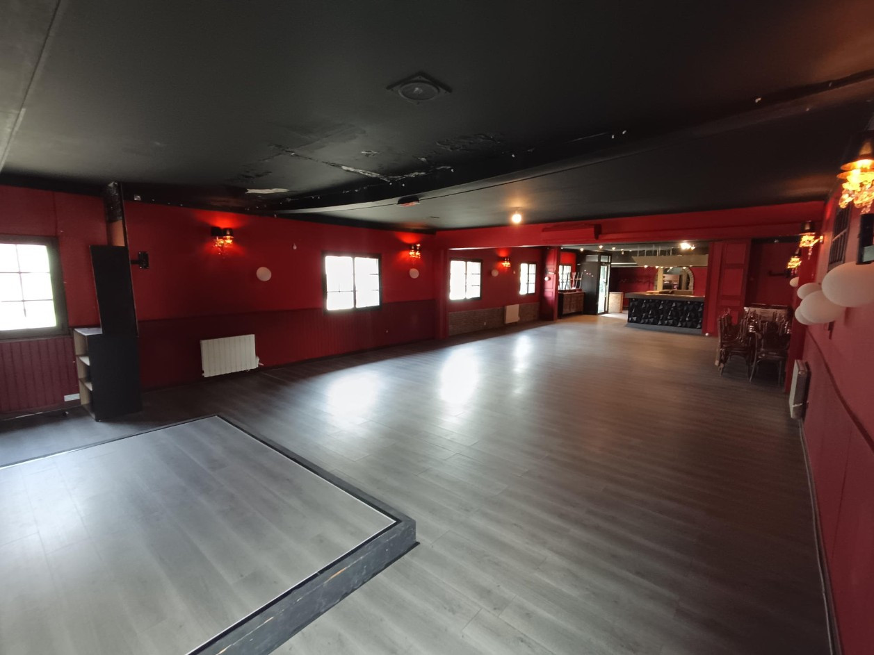 
                                                Vente
                                                 RESTAURANT DE 400 m2 + 2 APPARTEMENTS
