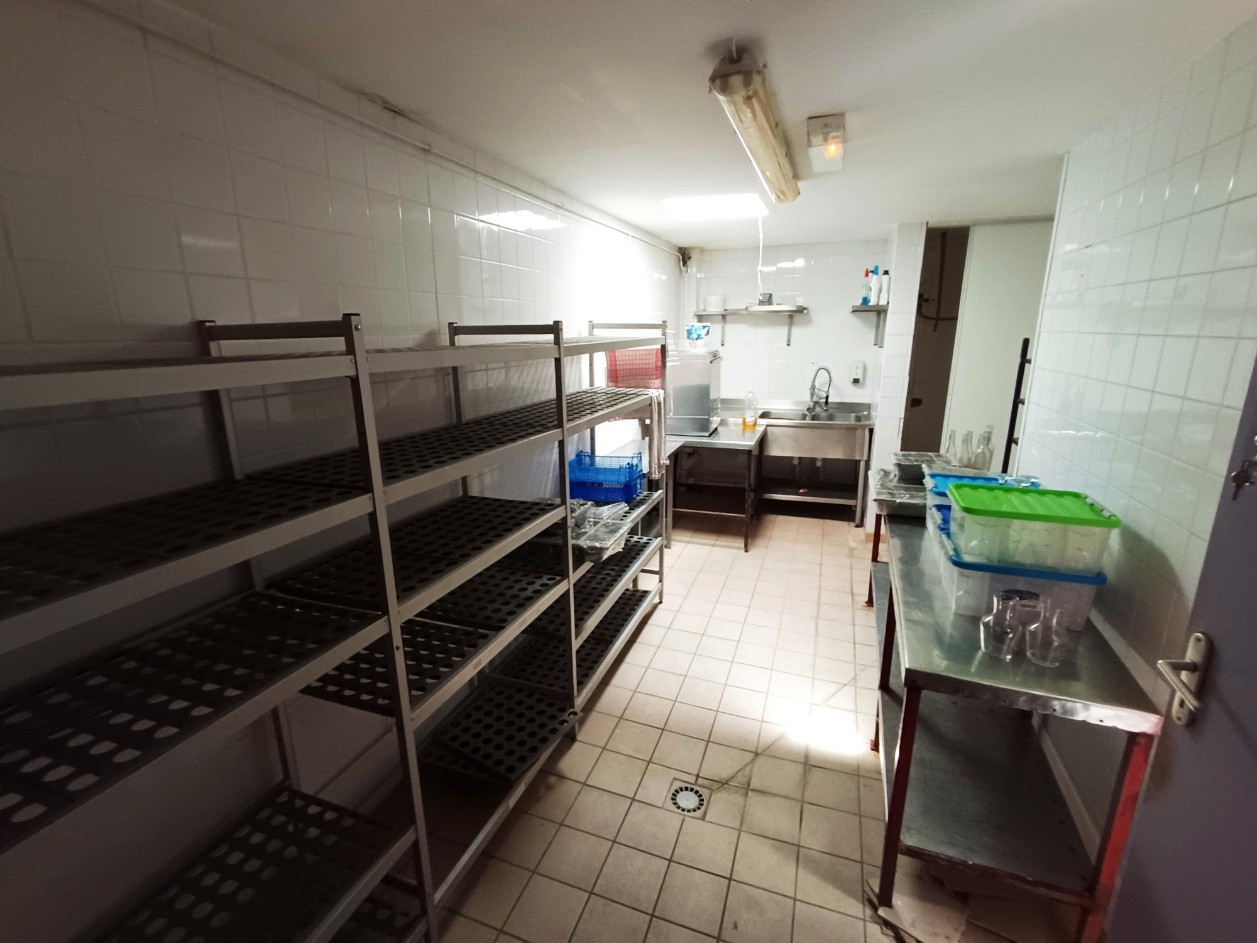 
                                                Vente
                                                 RESTAURANT DE 400 m2 + 2 APPARTEMENTS