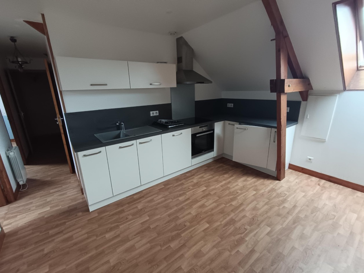 
                                                Vente
                                                 RESTAURANT DE 400 m2 + 2 APPARTEMENTS