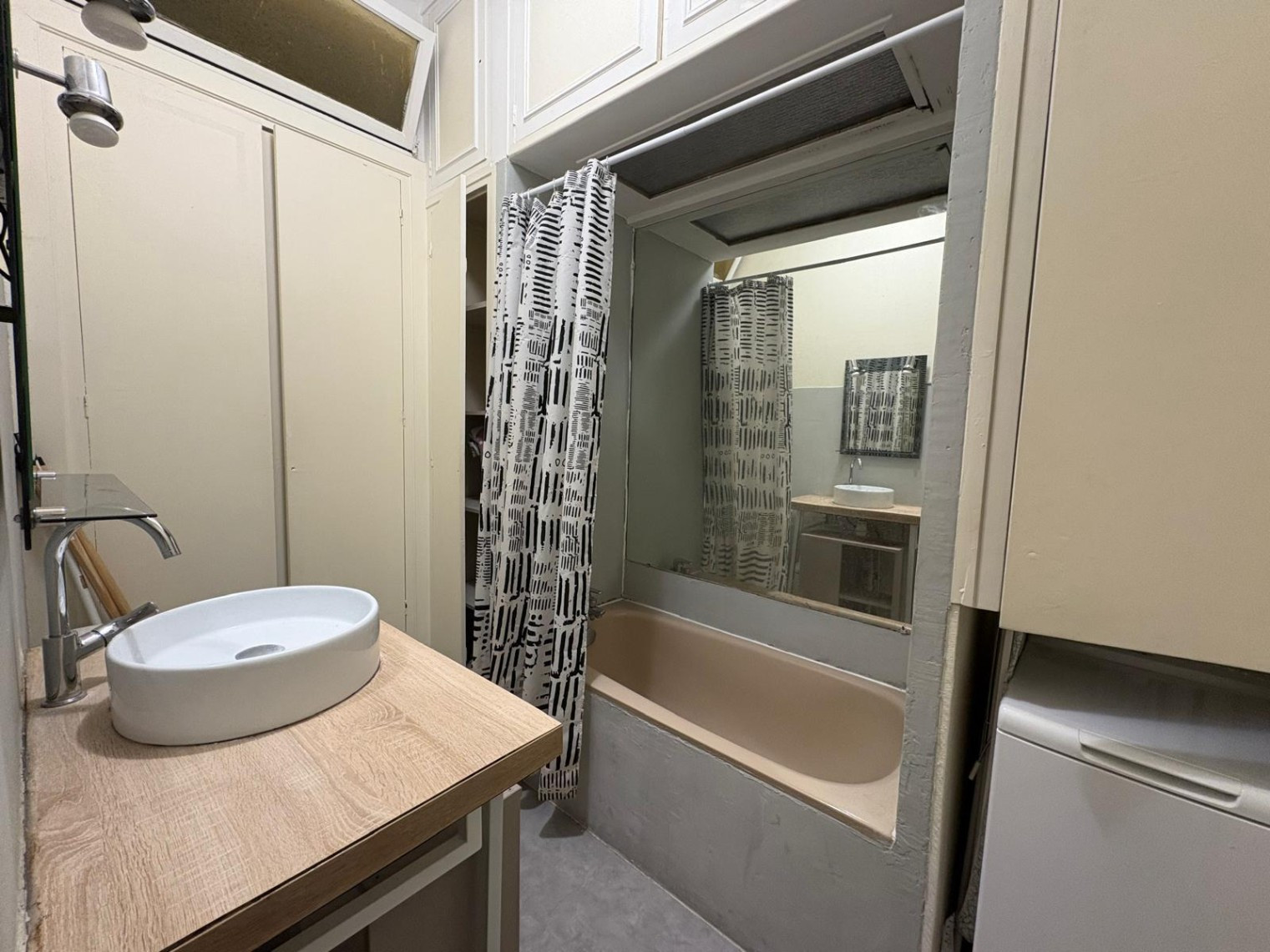 
                                                Vente
                                                 Rez de jardin - Coeur de Passy