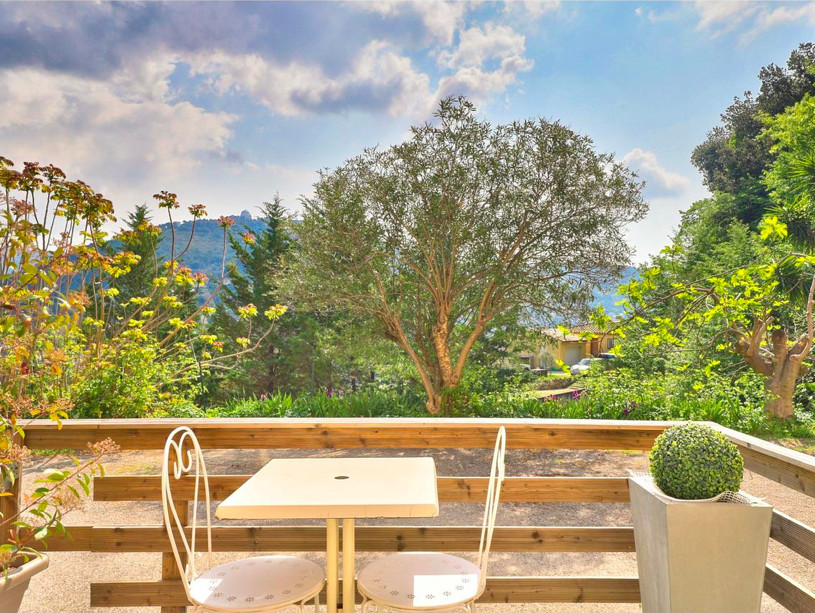 
                                                Location
                                                 Rimiez - Studio meublé avec terrasse et parking