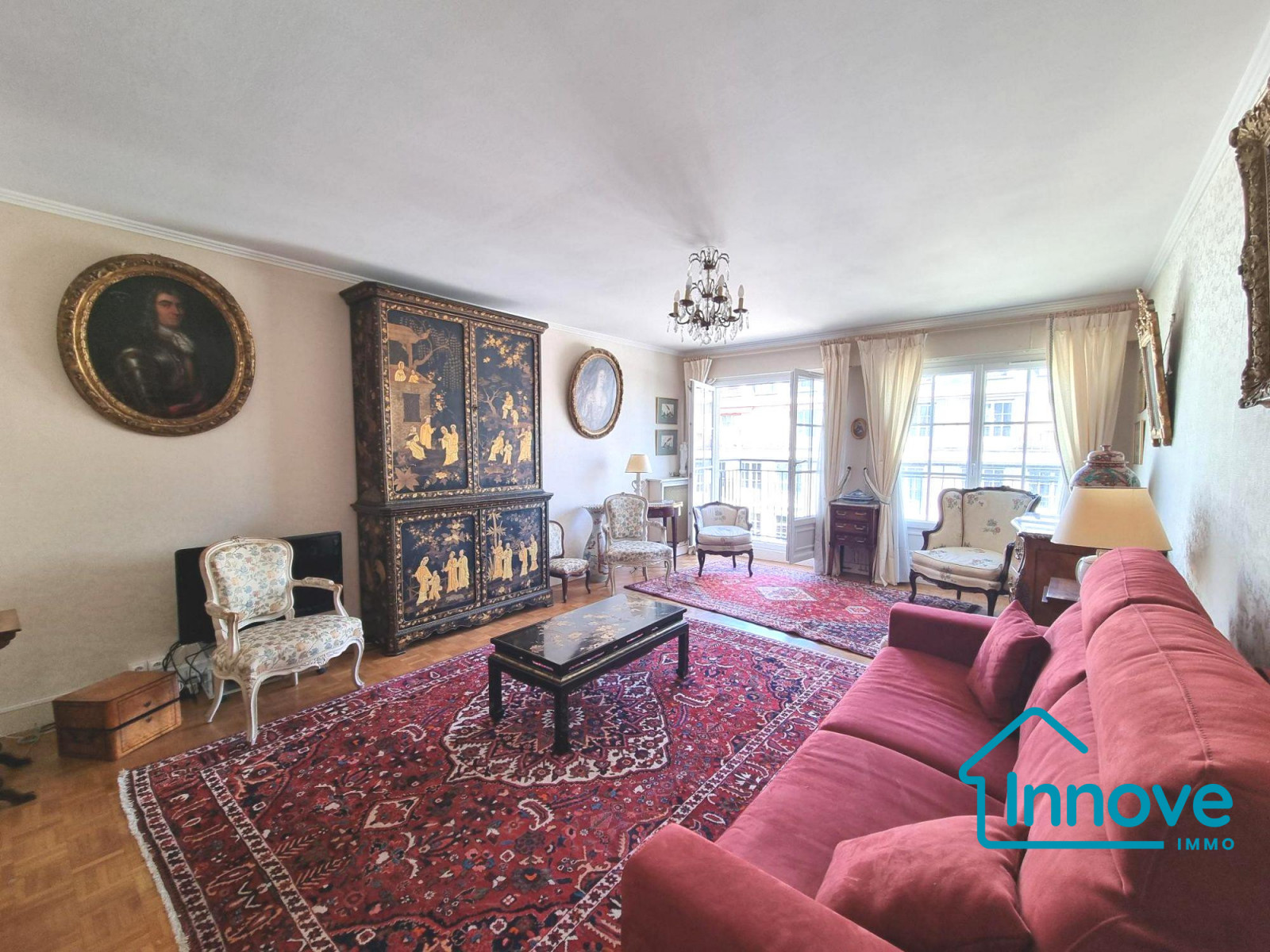 
                                                Vente
                                                 Rive-Droite, grand 2 pièces avec balcon
