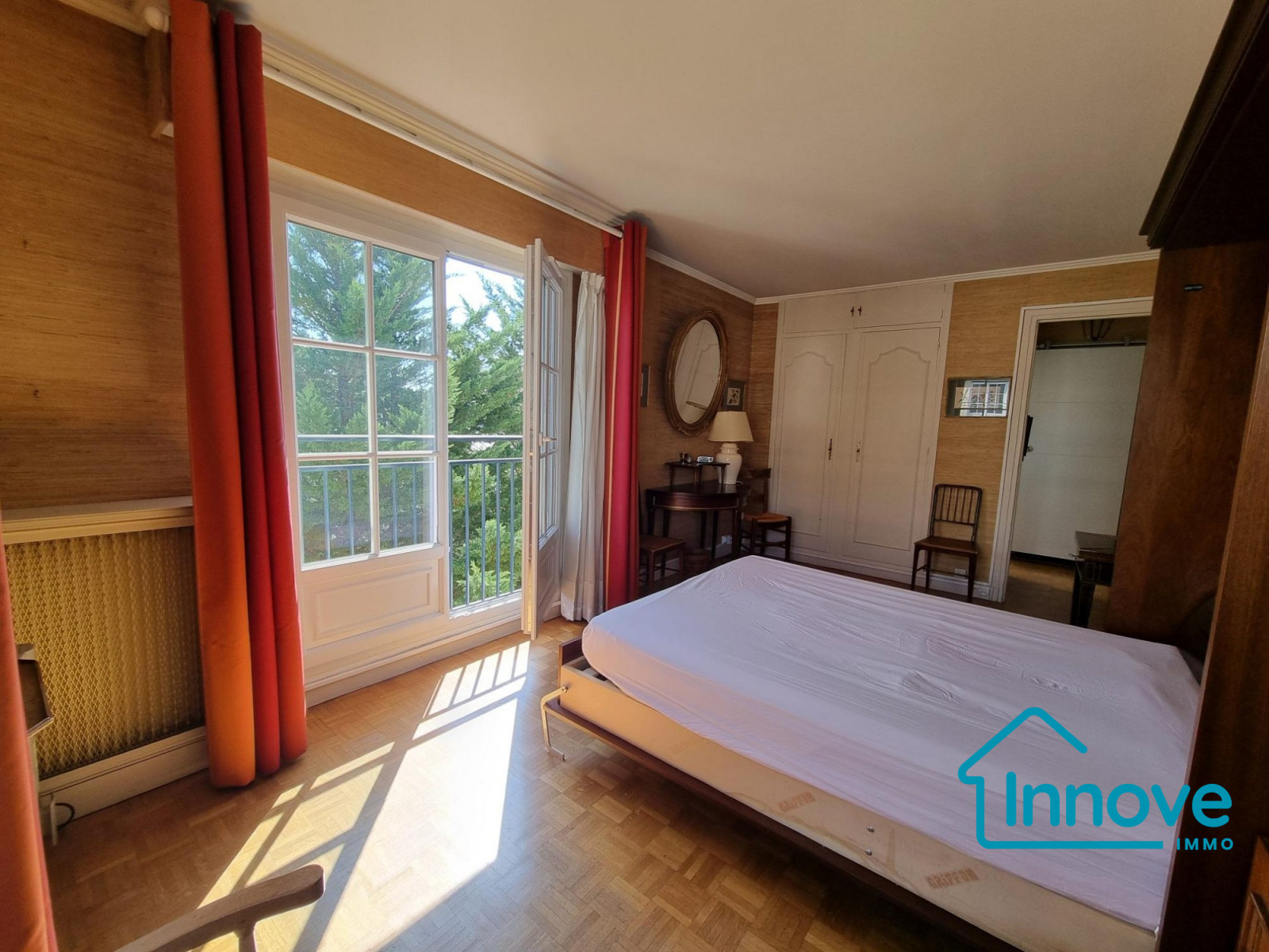 
                                                Vente
                                                 Rive-Droite, grand 2 pièces avec balcon