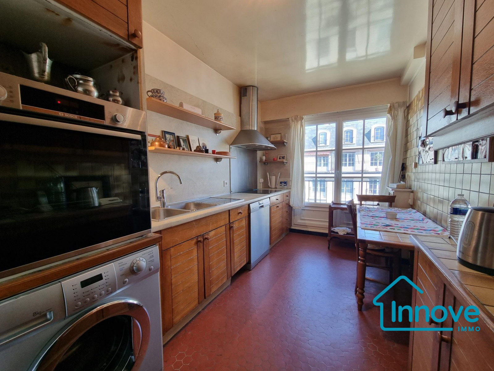 
                                                Vente
                                                 Rive-Droite, grand 2 pièces avec balcon