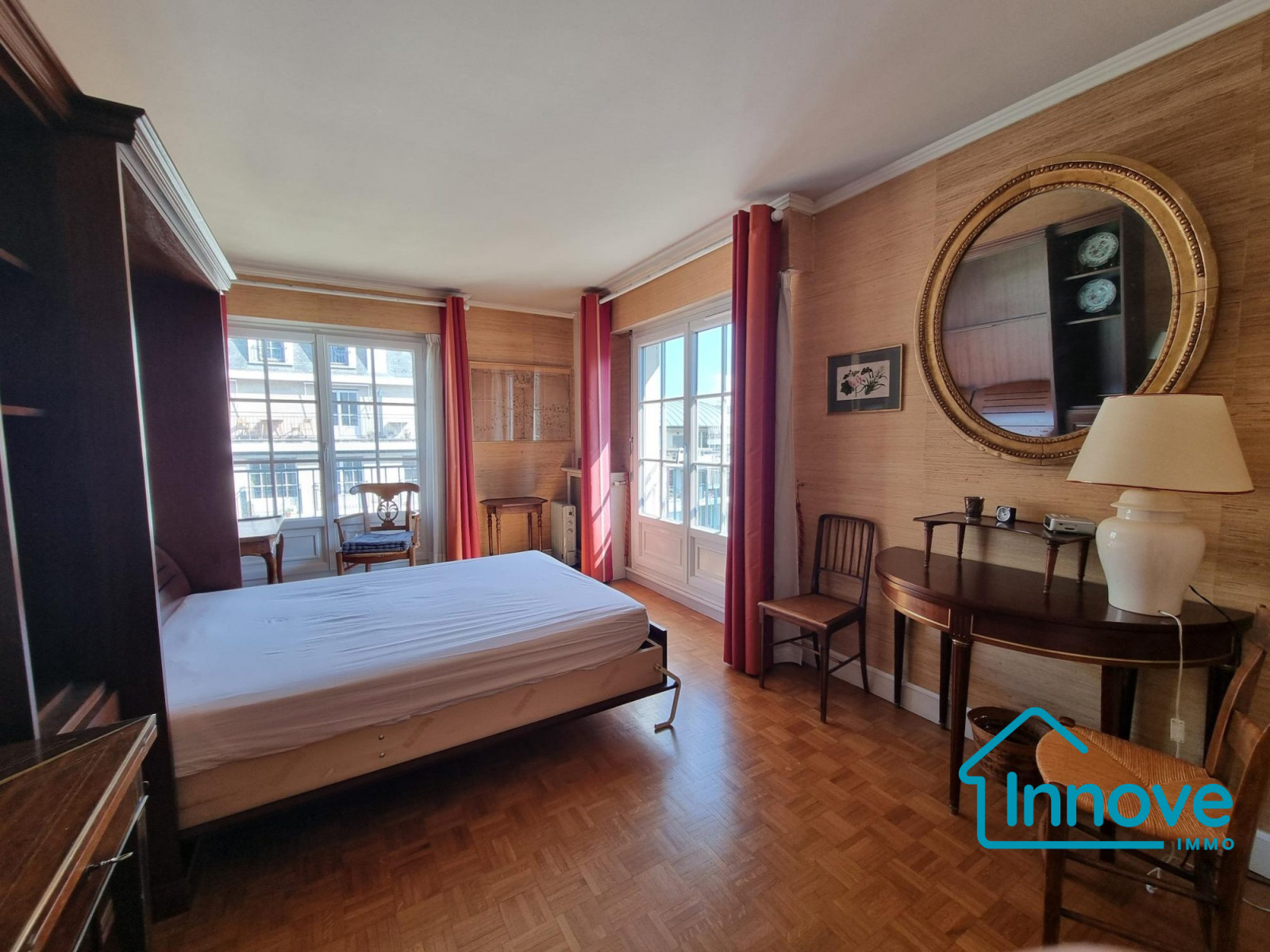 
                                                Vente
                                                 Rive-Droite, grand 2 pièces avec balcon