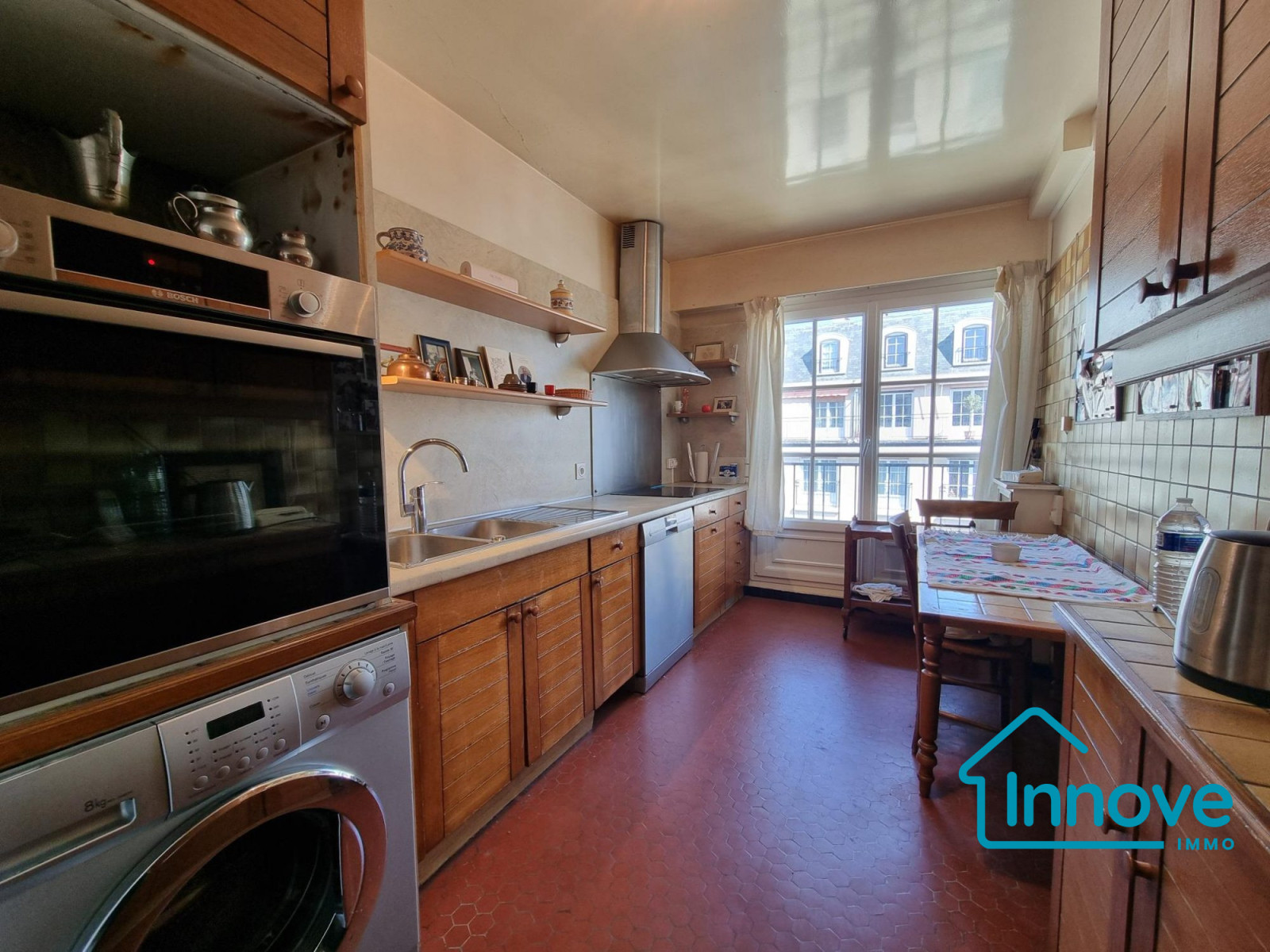 
                                                Vente
                                                 Rive-Droite, grand 2 pièces avec balcon