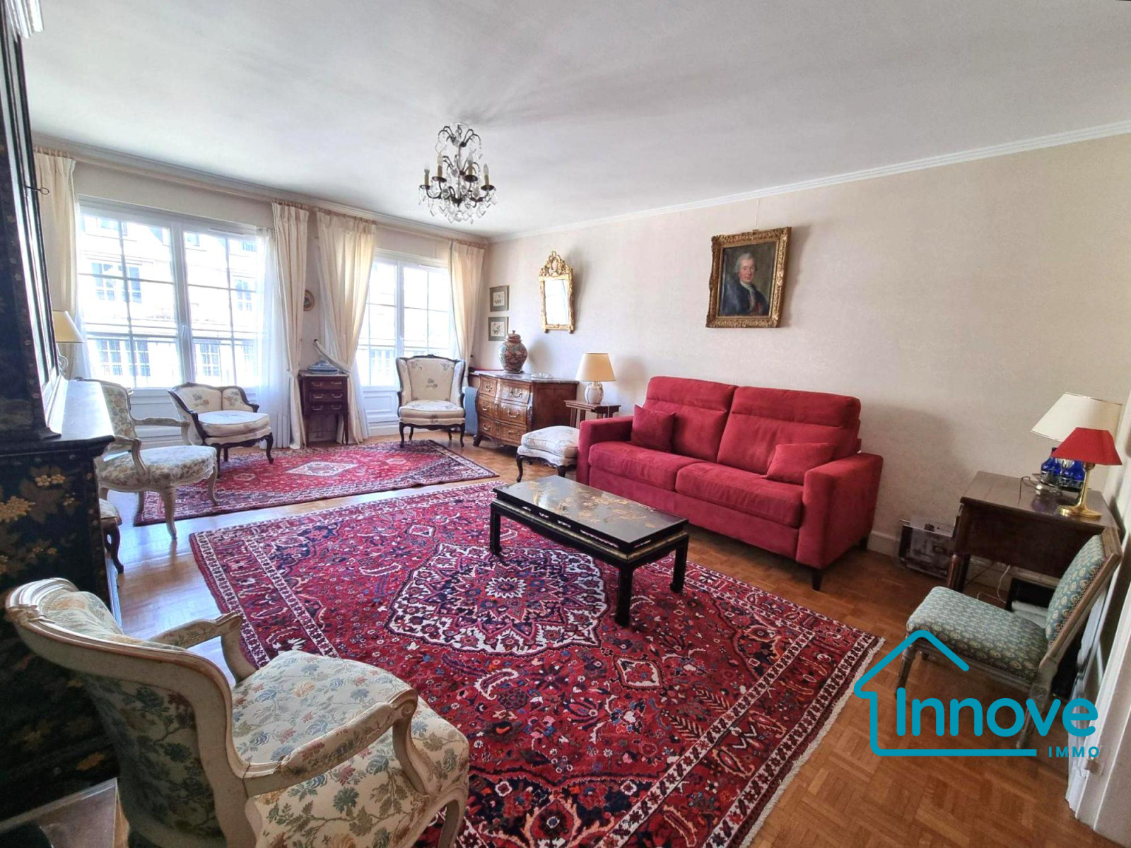 
                                                Vente
                                                 Rive-Droite, grand 2 pièces avec balcon