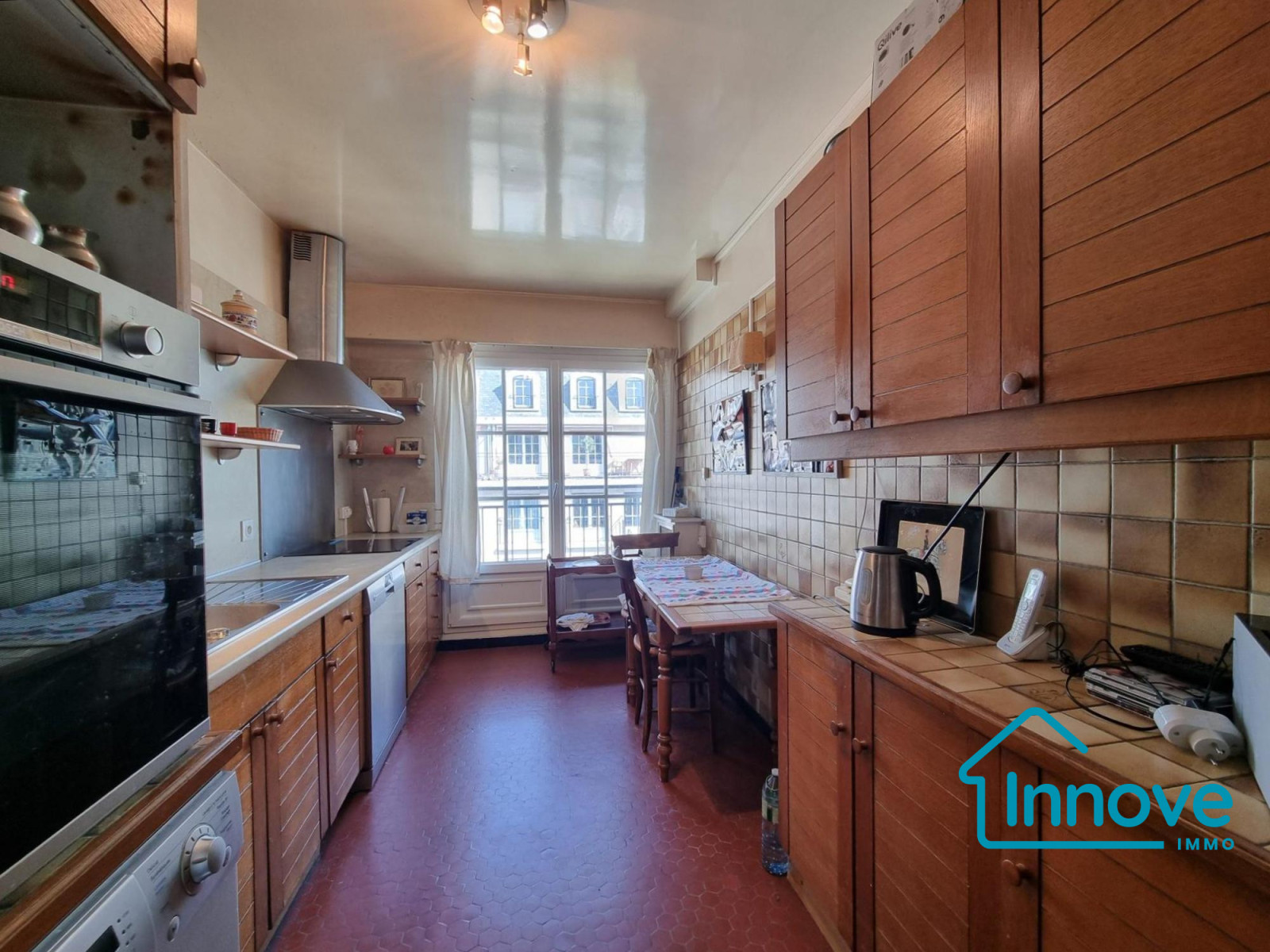 
                                                Vente
                                                 Rive-Droite, grand 2 pièces avec balcon