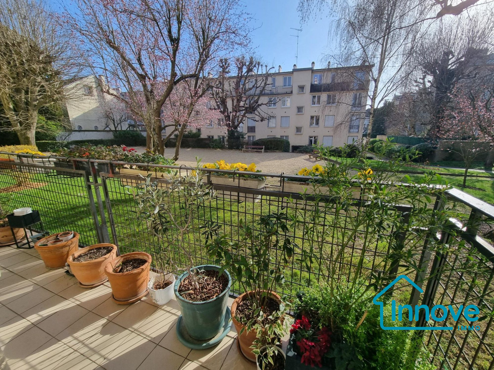 
                                                Vente
                                                 Rive-Droite Grand appartement familial 5 chambres !